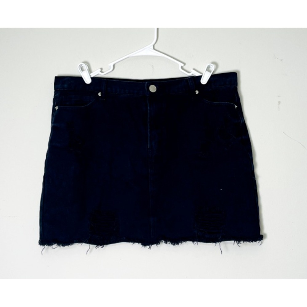 Forever 21+ Black Denim Mini Skirt Women's 14 Distressed Frayed Hem Casual Party